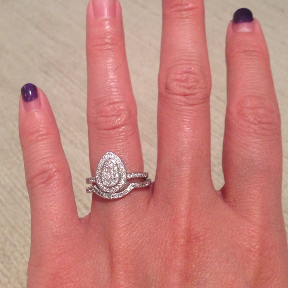 SOLD!!Vintage looking 2 beautiful CZ diamond rings - Picture 1 of 3