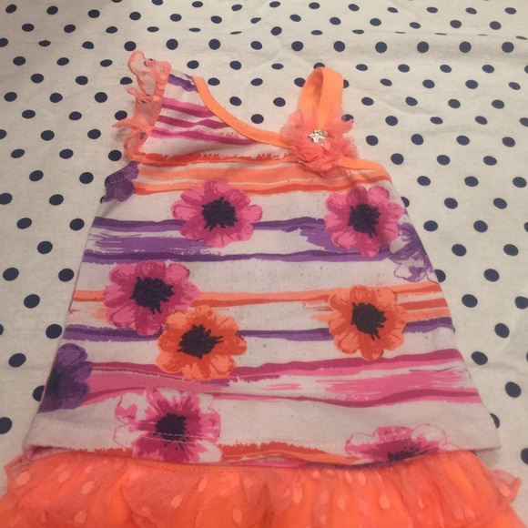 Tank top and layered skort. - Picture 2 of 4