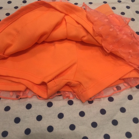 Tank top and layered skort. - Picture 4 of 4