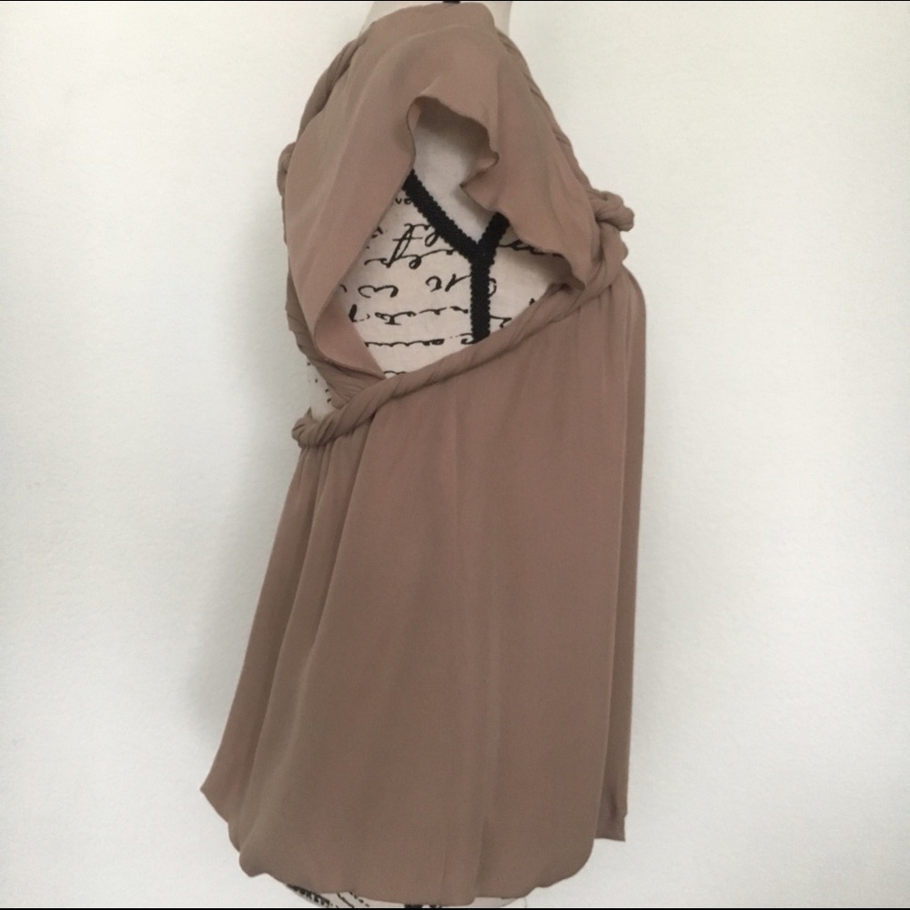 💯 silk Banana Republic blouse. - Picture 4 of 8