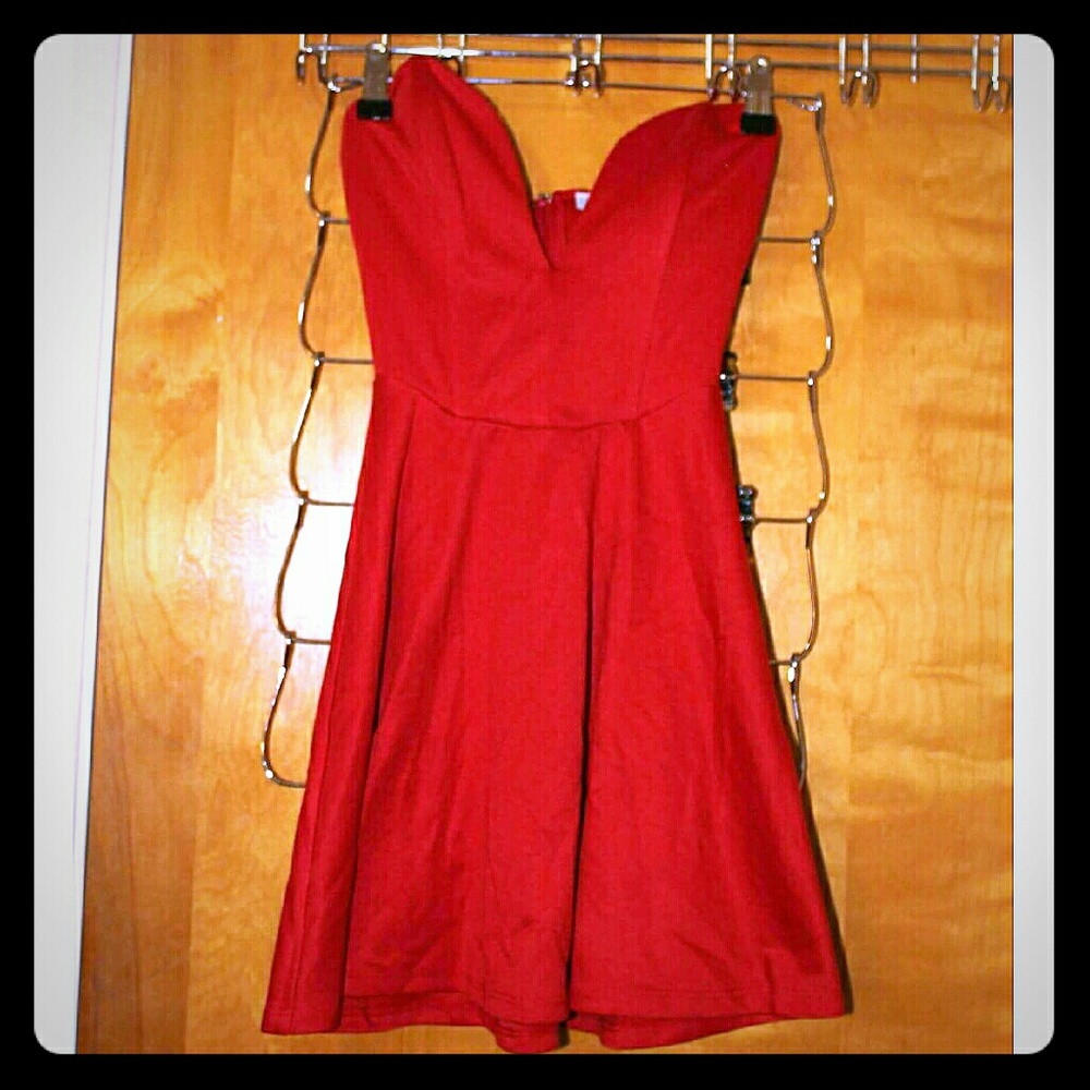 Tobi Strapless Red Dress