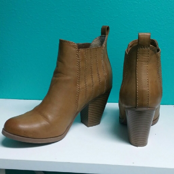 Boots - Picture 2 of 2