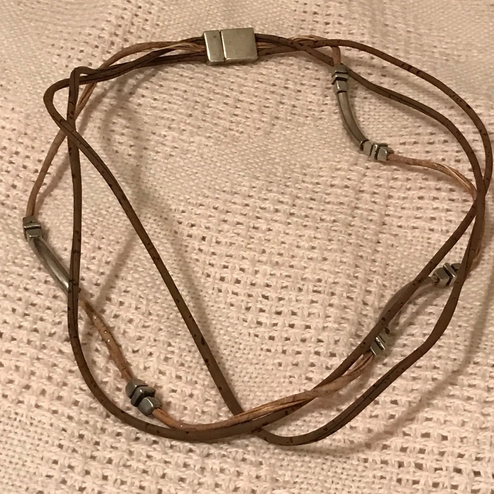 Universal leather and silver necklace