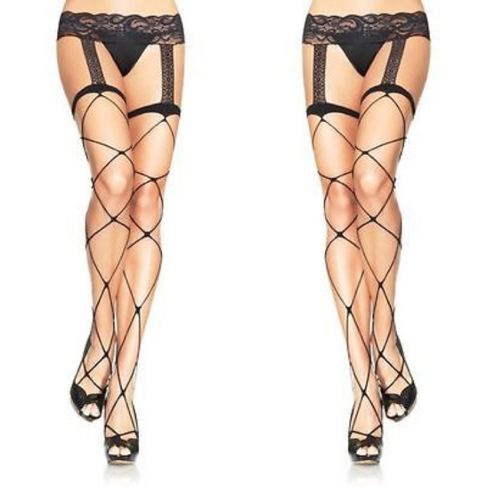 Black Jumbo Net Lace Garterbelt Connected Stocking