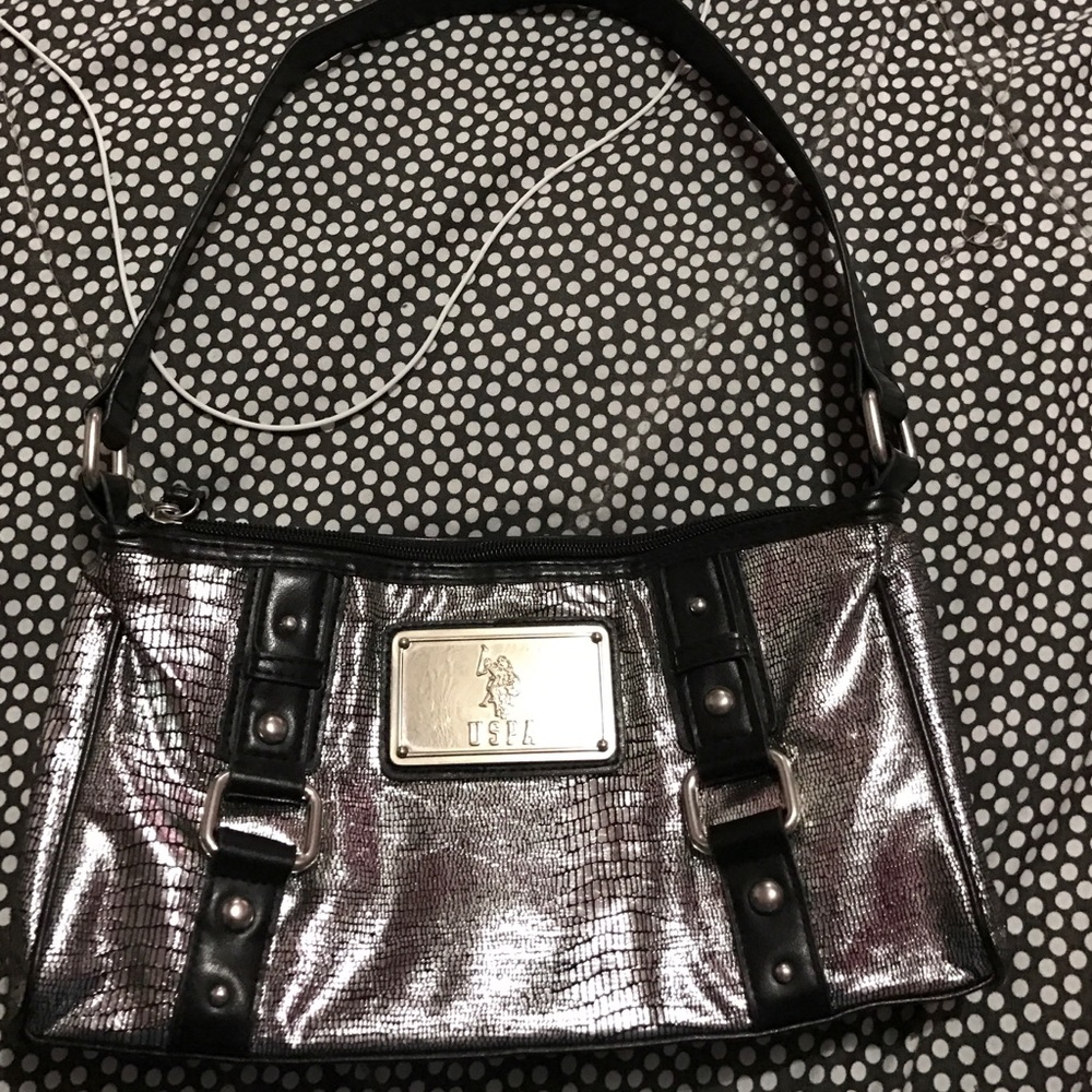 U.S Polo Assn. purse in silver(used)