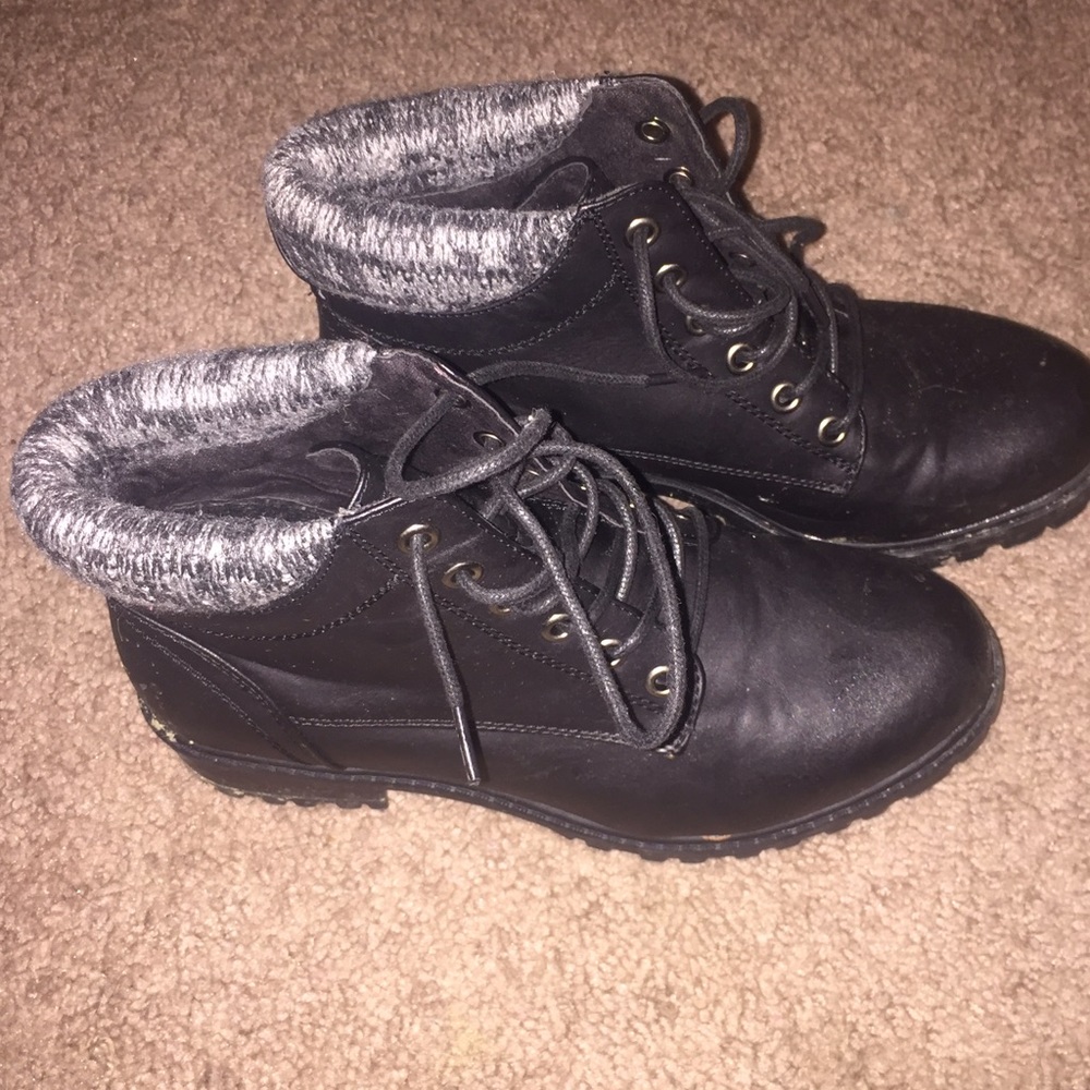 New Look Winter Booties - Picture 2 of 3