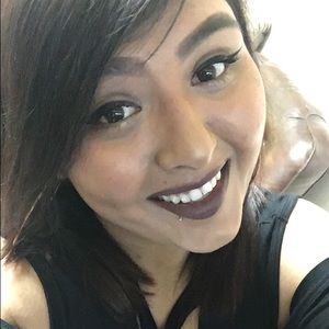 Meet your Posher, Deangela