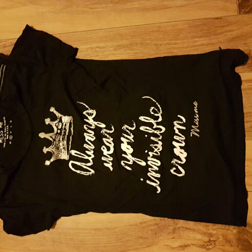 Kids miss me shirt sz small