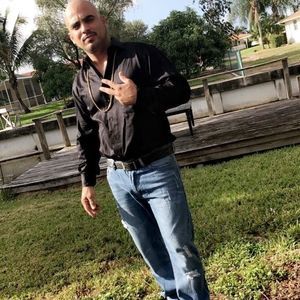 Meet your Posher, Javier