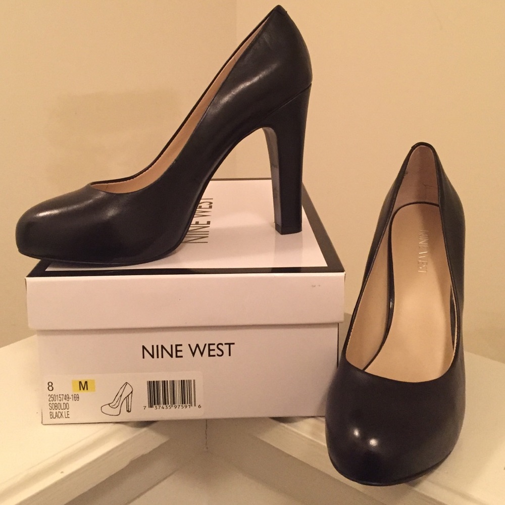 NWT Nine West Soboldo Black Pumps