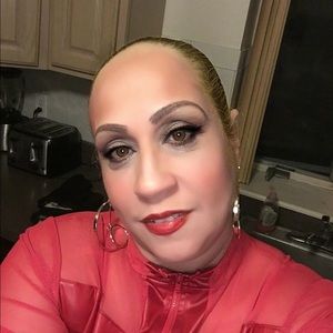 Meet your Posher, Felipina