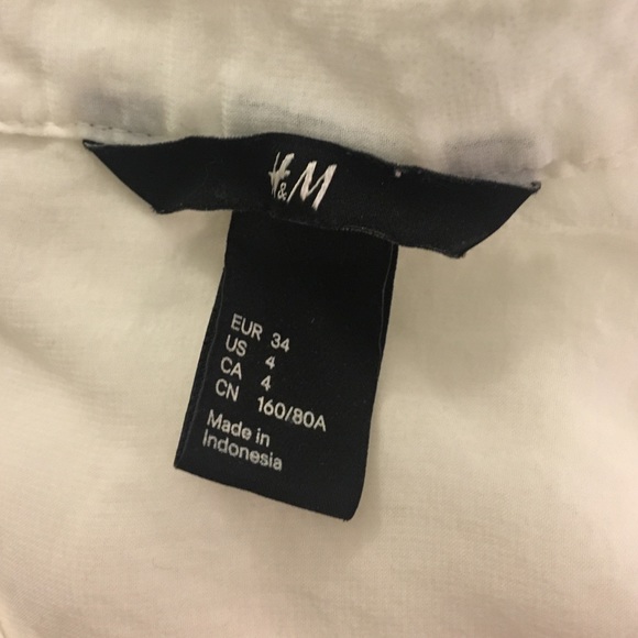 H&M Sheer Sleeveless Blouse - Picture 3 of 4