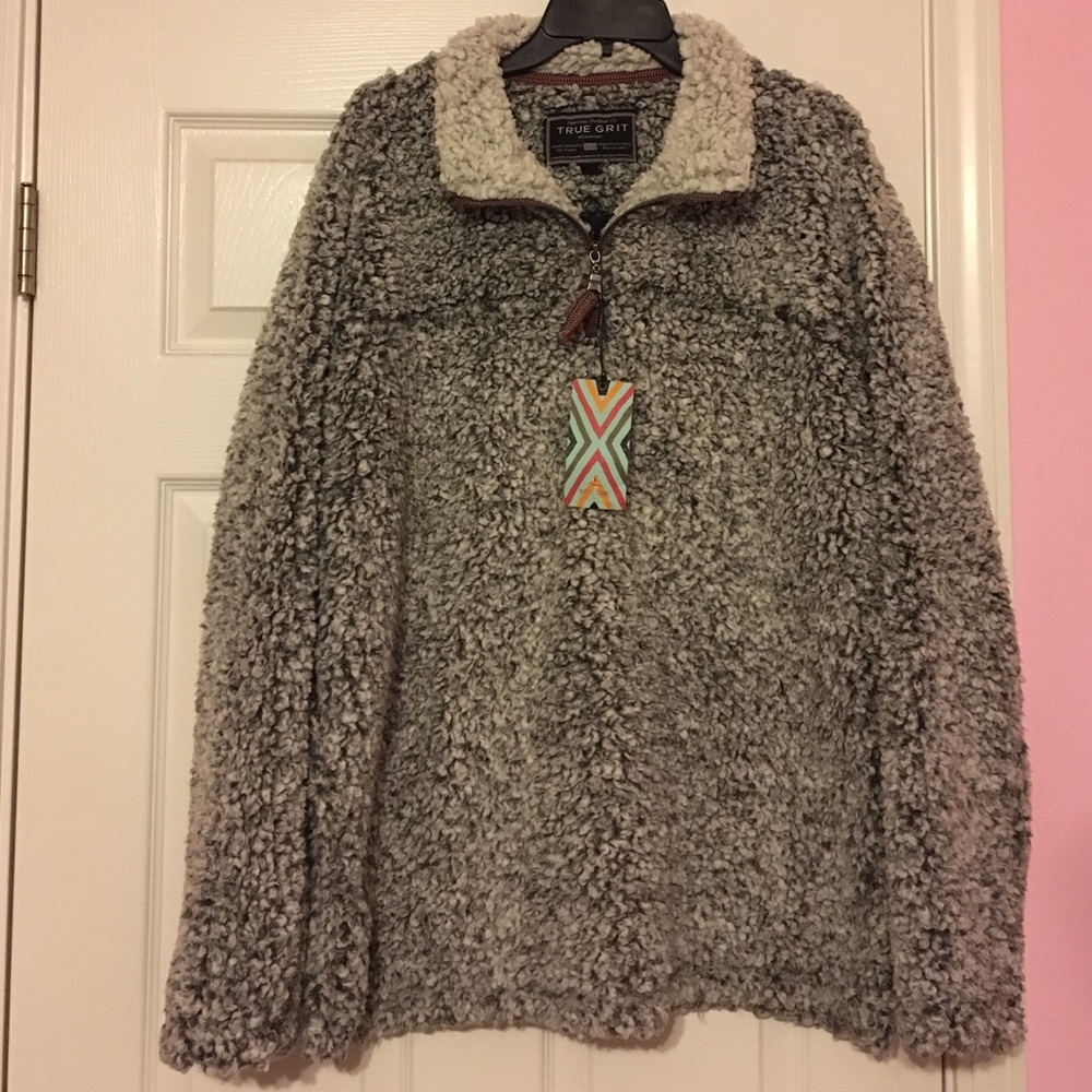 New with tags True Grit Charcoal Pullover sz L