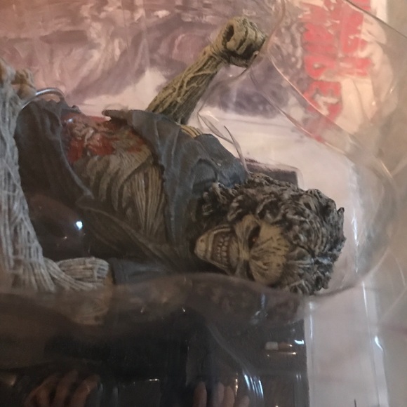 Eddie!! Iron Maiden Todd Mcfairlane figure - Picture 3 of 3