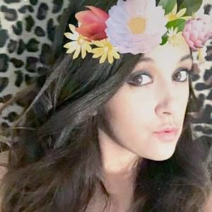 Meet your Posher, Crystal