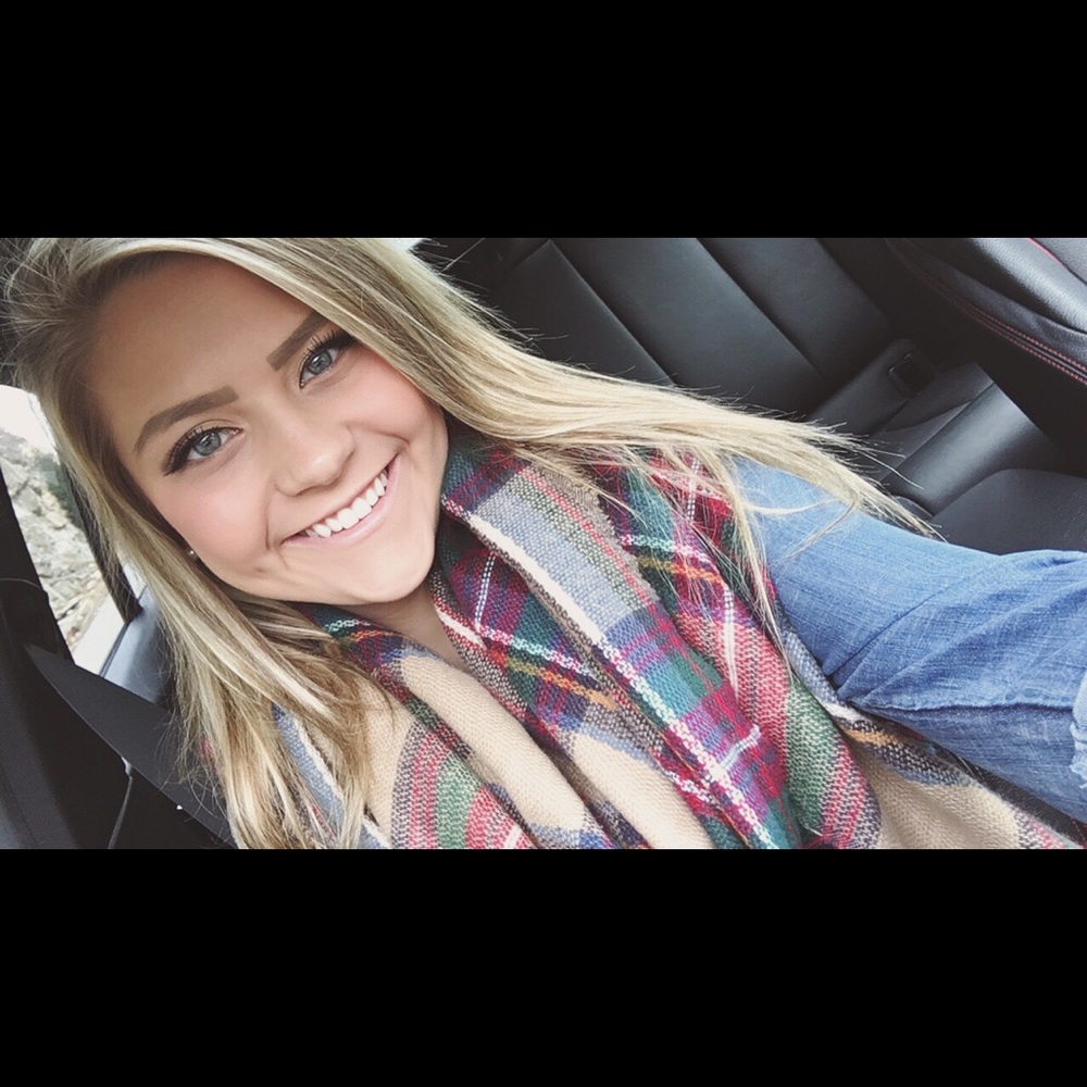 Meet your Posher, Alayna