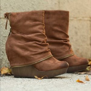 Not Rated Kit Fox Tan Booties, size 10