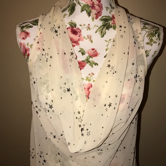 Fancy Mesh STAR ⭐️ TANK top with cute split back - Picture 4 of 7