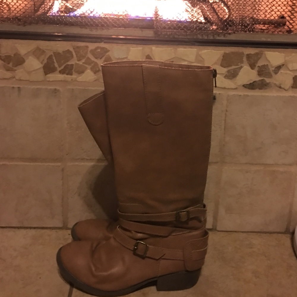 Light tan boots