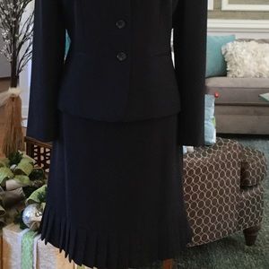 Tahari Pleated bottom Skirt