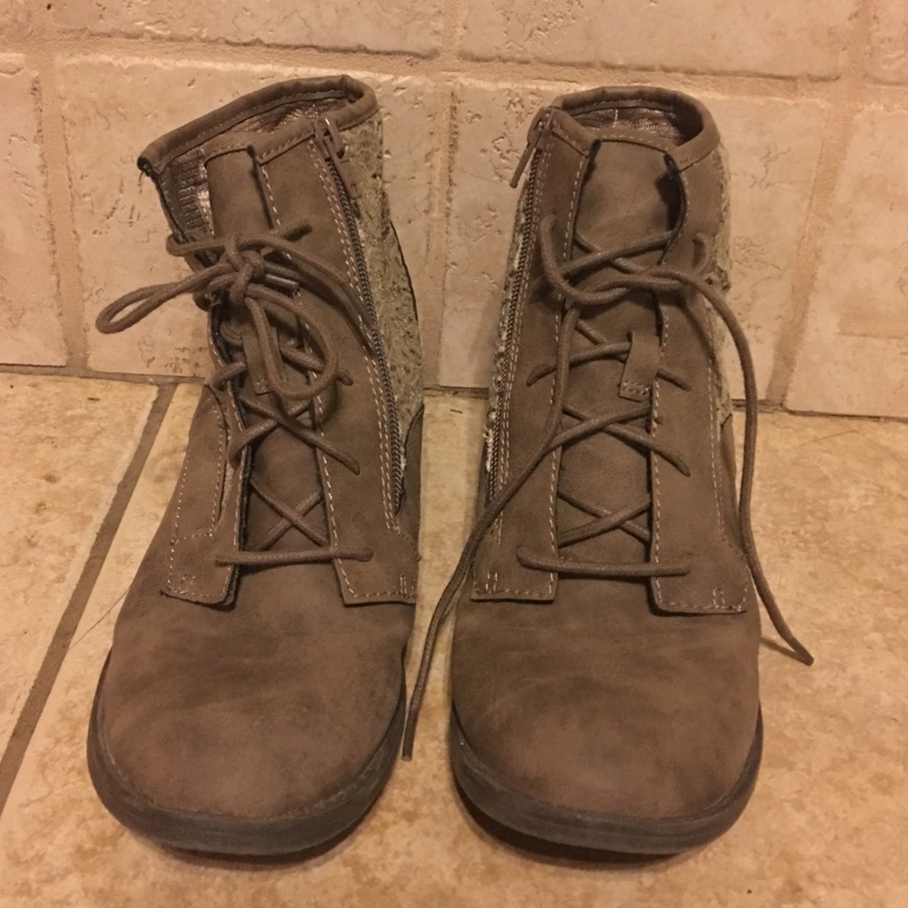 lace up heeled booties
