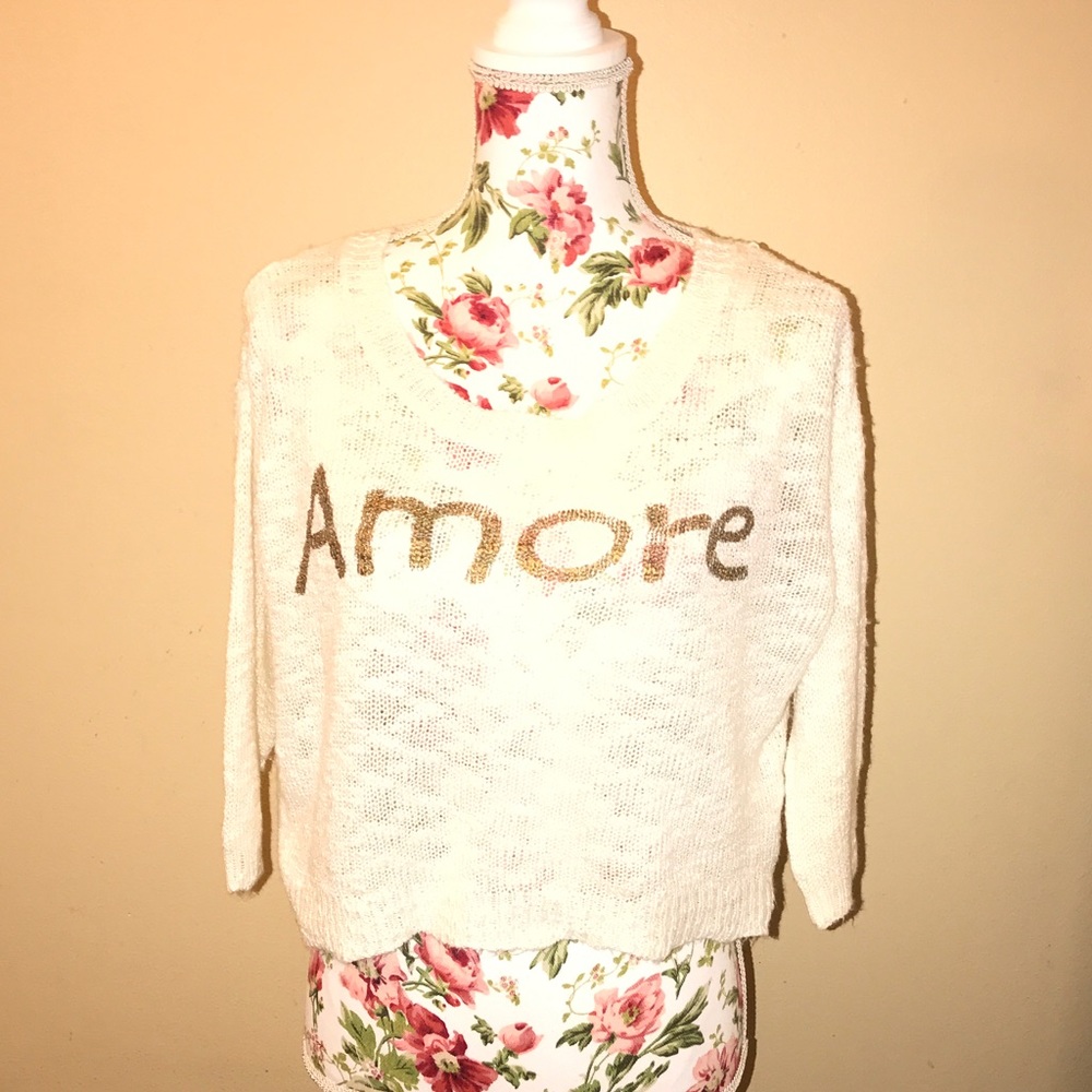Crop Top Sweater with "Amore" in golden lettering