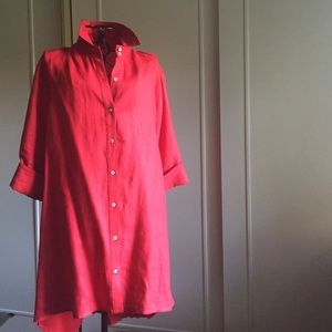 COMFY BRAND TRUE RED LINEN TOP PLEATED IN BACK COMFY BRAND TRUE RED LINEN TOP PLEATED IN BACK