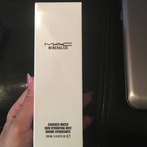 MAC Mineralize Charged Water Skin Hydrating Mist