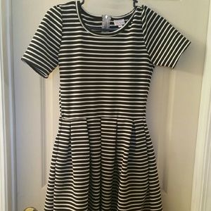 LuLaRoe Amelia sz small
