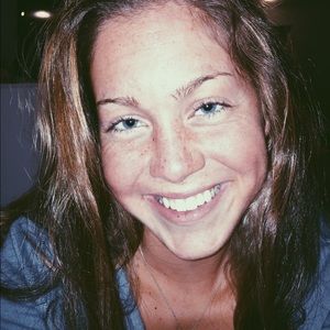 Meet your Posher, Claire