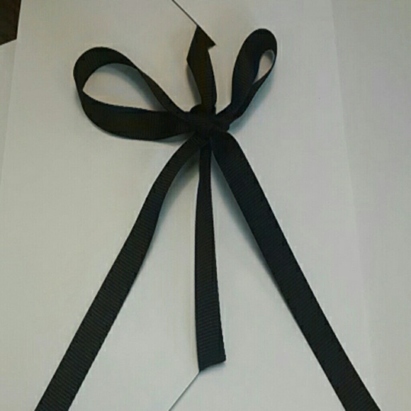 Graduation Pearl Necklace - Picture 4 of 4