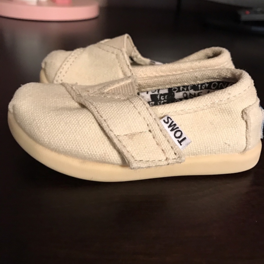 🚫SOLD🚫Baby Girls Toms