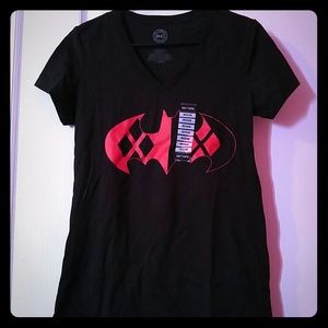 Women's Medium v neck shirt
