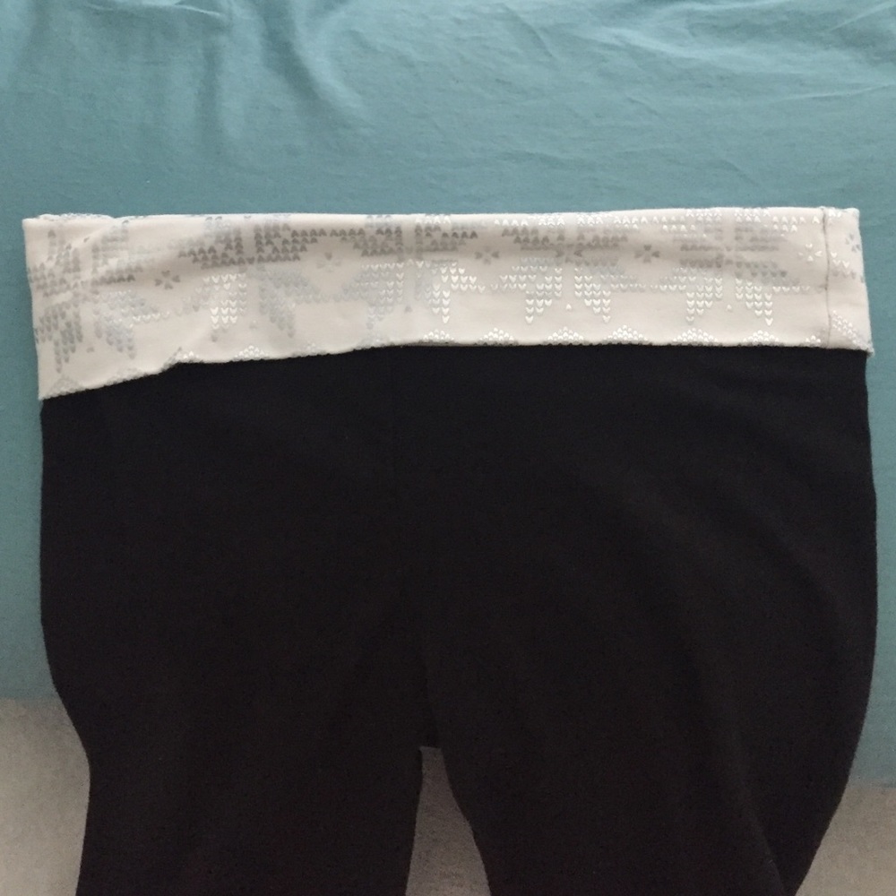 XS Victoria's Secret yoga pants. Brand new