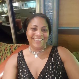 Meet your Posher, Raquel