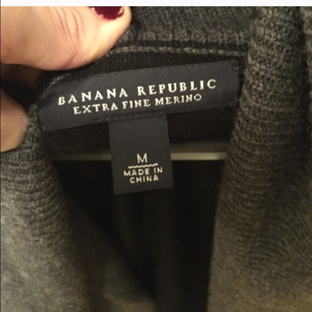 Gorgeous Fine Merino Wool Wrap sweater - Picture 2 of 4