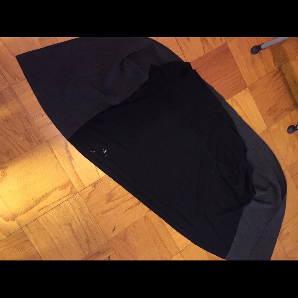 Gorgeous Fine Merino Wool Wrap sweater - Picture 4 of 4