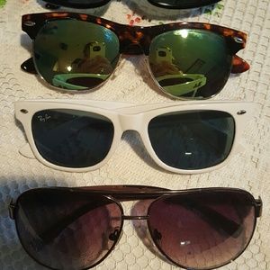 Lot of four pairs sunglasses sunshaded