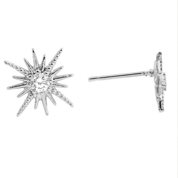Jewelry - 🆕❤️NEW CUBIC ZIRCONIA STARBURST EARRINGS