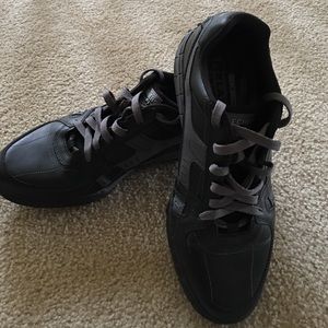 Sketchers Memory Foam Relaxed Fit Fashion sneakers