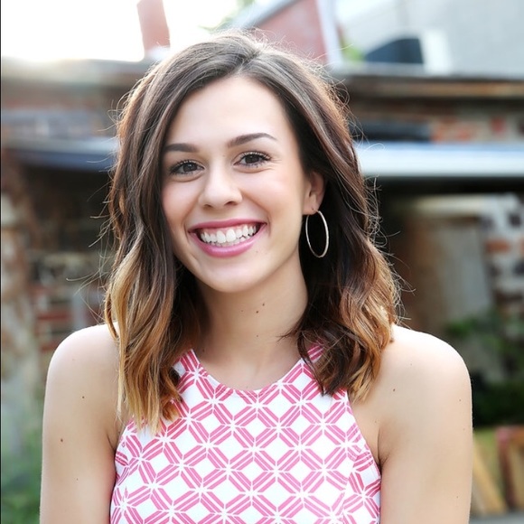 Meet your Posher, Paige - Picture 1 of 1