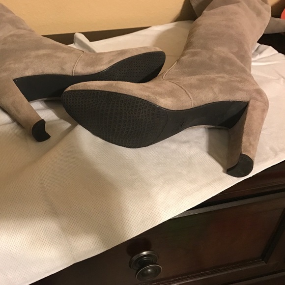 Stuart Weitzmans Brand New - Picture 3 of 4