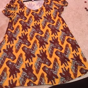 Lularoe giraffe shirt!