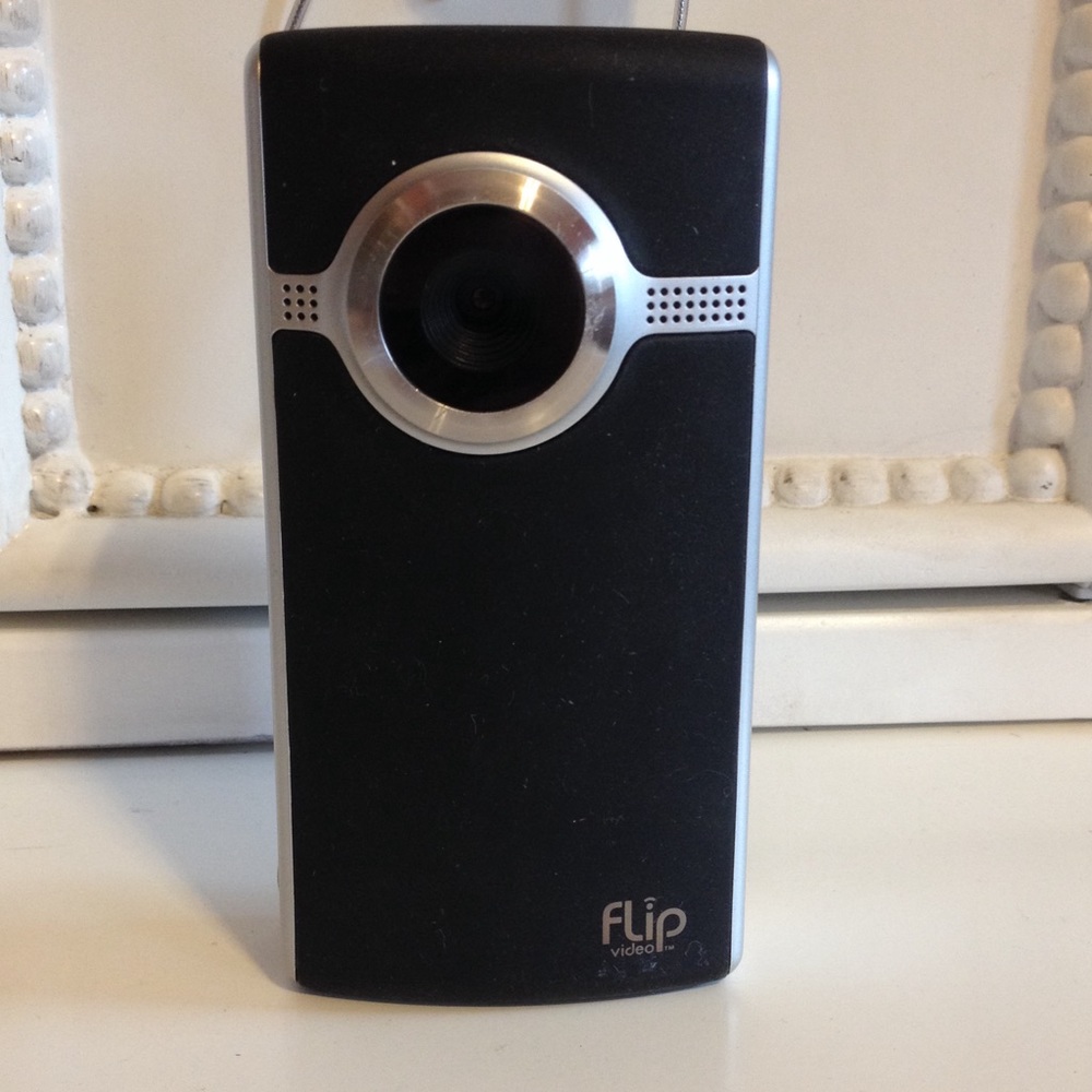 ✨✨SOLD!!!✨✨ Flip ultra video camera