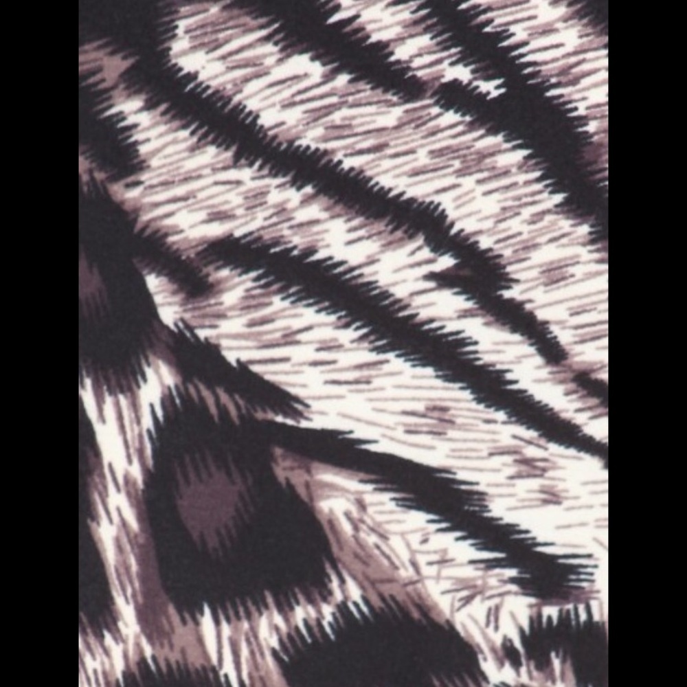 SALE!! PLUS-Leopard Print Leggings - Picture 2 of 3