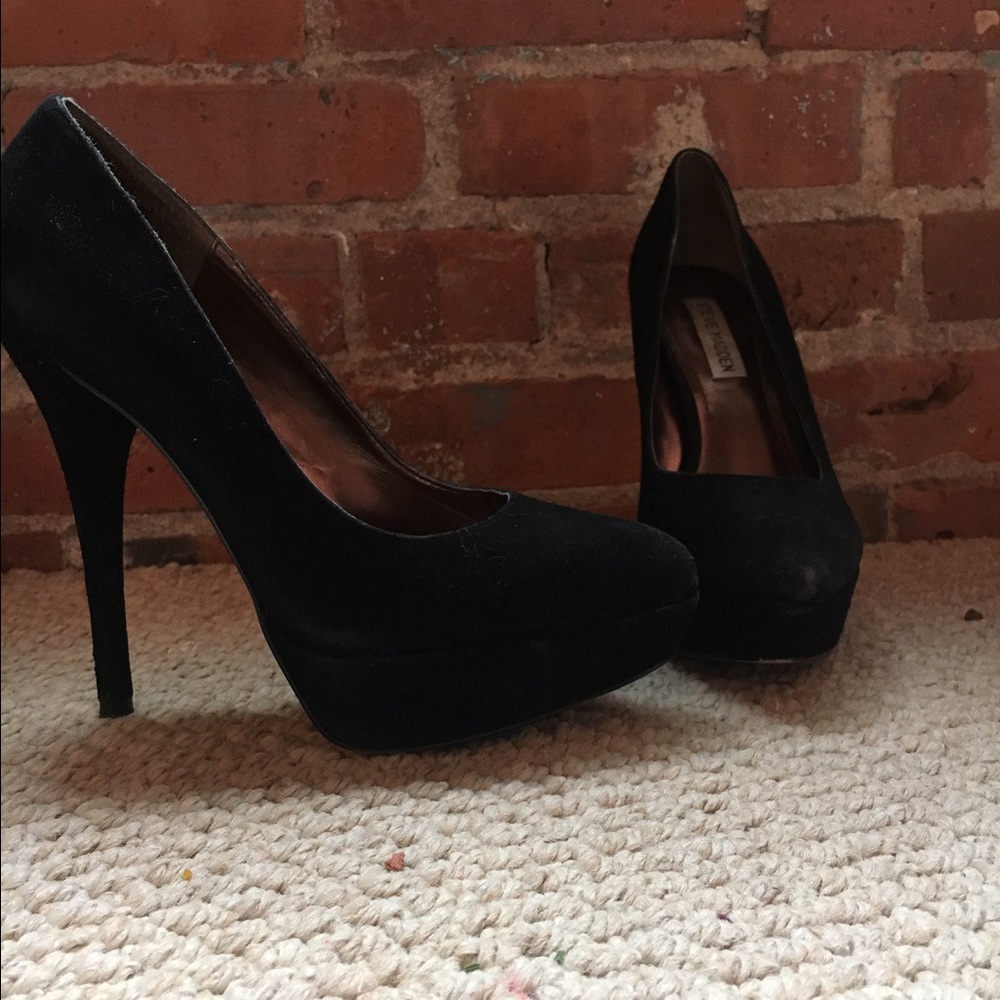 Black Steve Madden Suede Pump Size 8