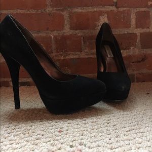 Black Steve Madden Suede Pump Size 8