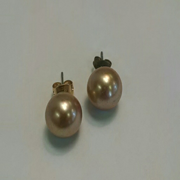 Faux Tahitian pearl earrings cream color 10 mm - Picture 2 of 3