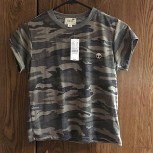 LA hearts pac sun camo alien crop tee top