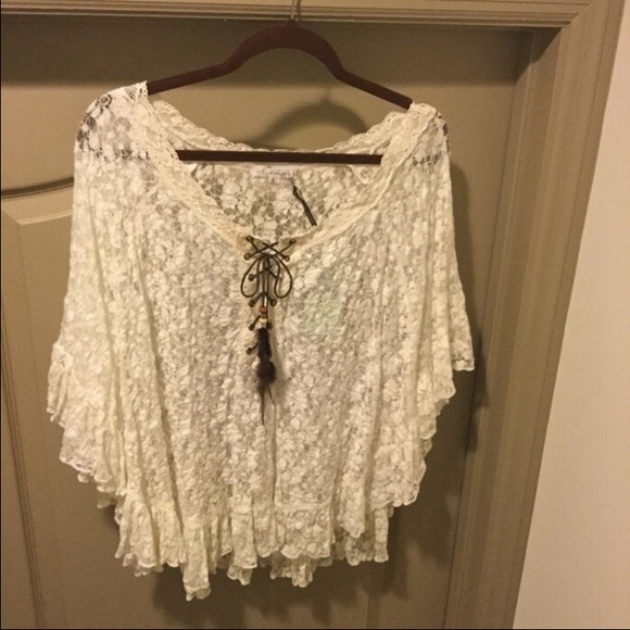 New! Stunning Boutique Lace Throw Top - Picture 5 of 8